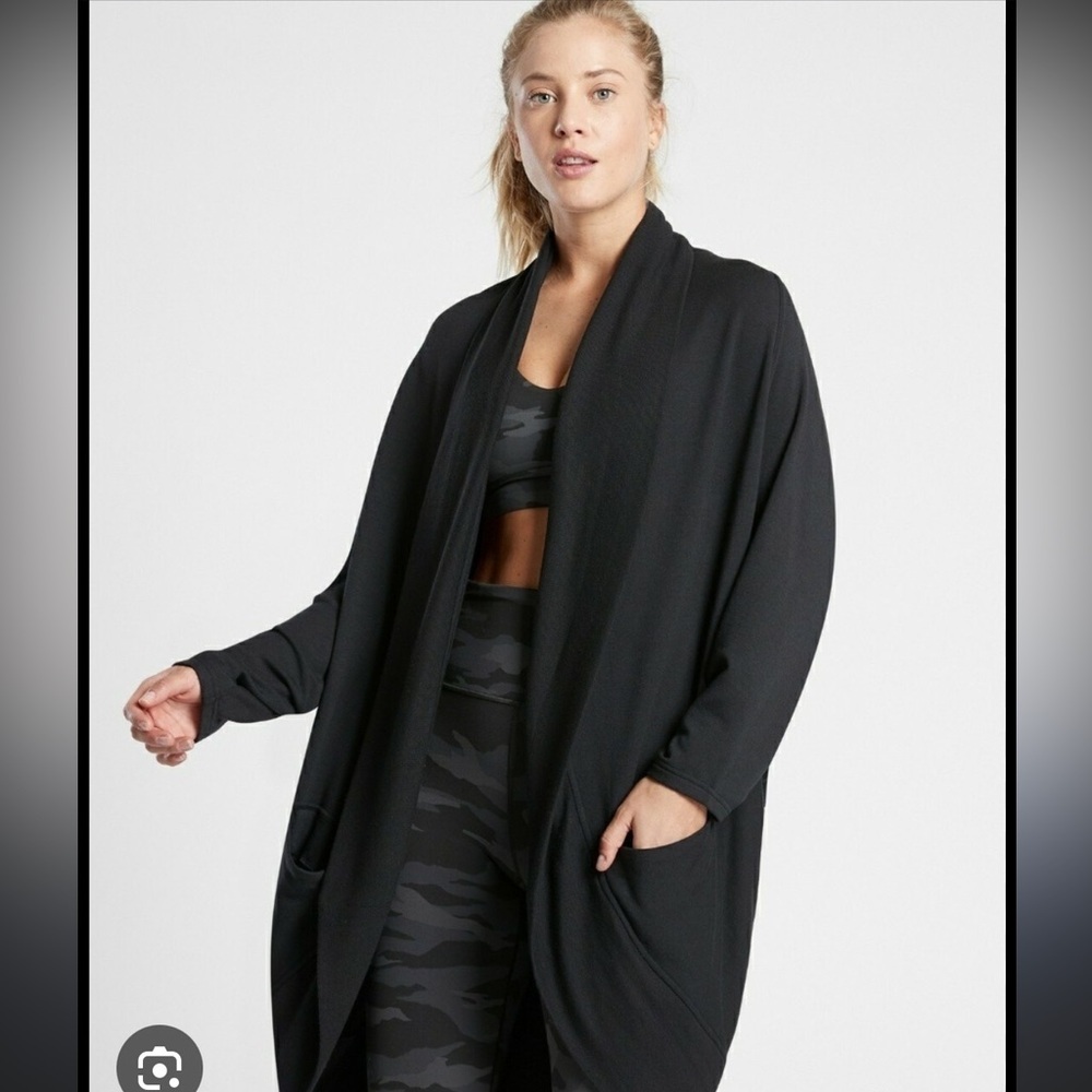 Athleta ethereal cocoon wrap size small/medium